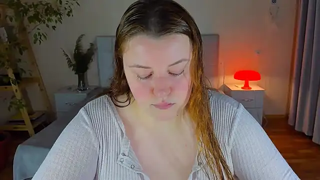 Snapshot of PolinaSalvatore chatting on November 9, 2025, 4:00 pm PolinaSalvatore online show from November 9, 2025, 4:00 pm