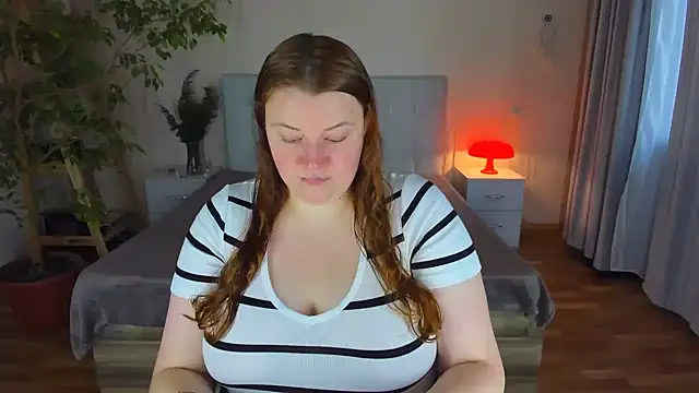 Snapshot of PolinaSalvatore chatting on October 1, 2025, 2:10 pm PolinaSalvatore online show from October 1, 2025, 2:10 pm