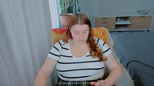 Snapshot of PolinaSalvatore chatting on October 12, 2025, 11:44 am PolinaSalvatore online show from October 12, 2025, 11:44 am