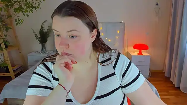 Snapshot of PolinaSalvatore chatting on November 5, 2025, 10:40 am PolinaSalvatore online show from November 5, 2025, 10:40 am