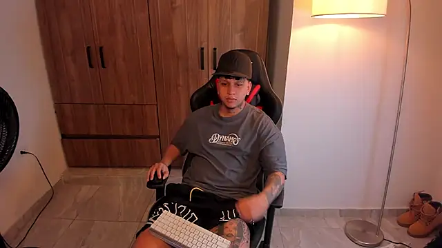 Snapshot of Jake_simons chatting on February 4, 2026, 11:16 am Jake simons online show from February 4, 2026, 11:16 am