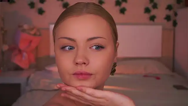 missbeatriss online show from October 20, 2025, 11:33 am