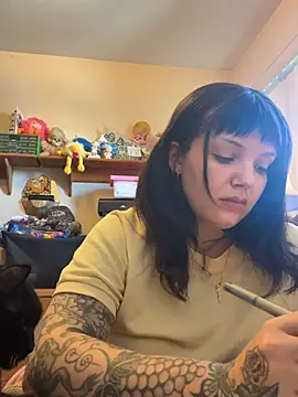 Snapshot of SweetMaisie chatting on May 12, 2026, 7:20 pm SweetMaisie online show from May 12, 2026, 7:20 pm