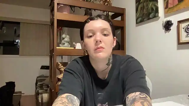 Snapshot of SweetMaisie chatting on September 28, 2025, 3:35 am SweetMaisie online show from September 28, 2025, 3:35 am