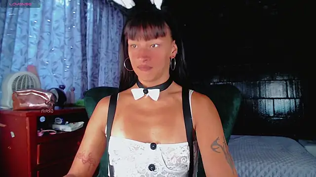 Summer XO online show from December 2, 2025, 3:14 pm