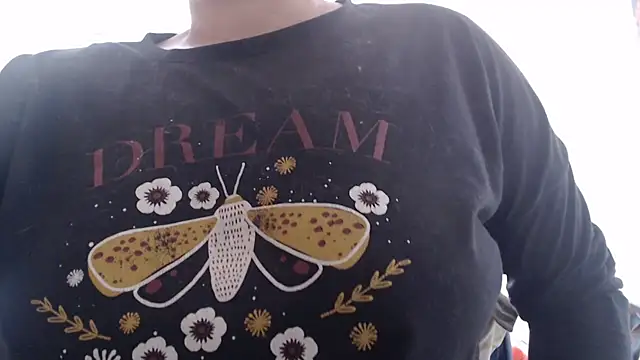 andreaisis2 online show from October 28, 2025, 9:14 pm