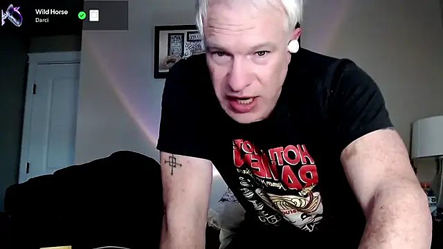 Snapshot of Snarfle82 chatting on November 4, 2025, 11:19 pm Snarfle82 online show from November 4, 2025, 11:19 pm