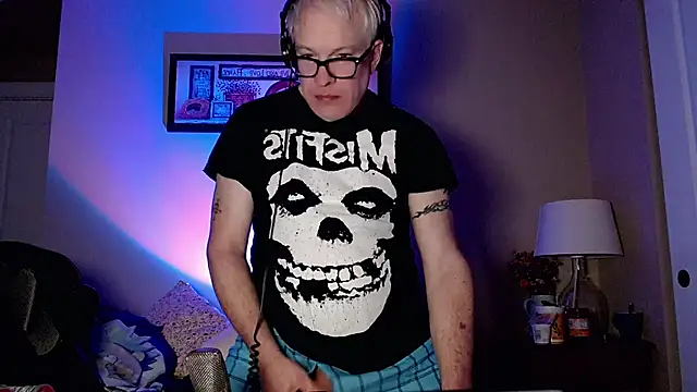 Snapshot of Snarfle82 chatting on November 23, 2025, 2:16 pm Snarfle82 online show from November 23, 2025, 2:16 pm