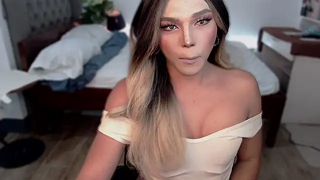 liaa lurrecams online show from September 24, 2025, 4:13 pm