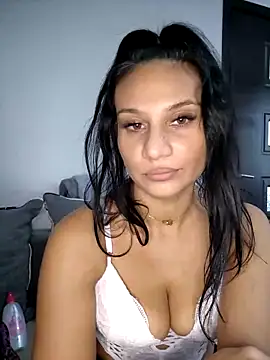 Snapshot of Ella_sweety chatting on September 29, 2025, 6:09 am Ella sweety online show from September 29, 2025, 6:09 am