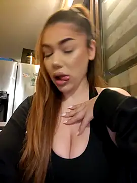 Snapshot of Ella_sweety chatting on January 31, 2025, 10:21 pm Ella sweety online show from January 31, 2025, 10:21 pm