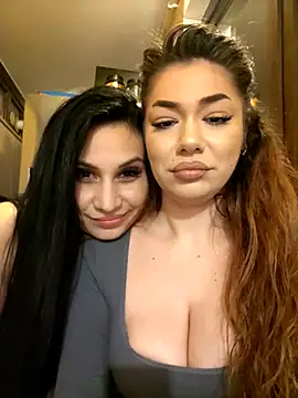 Snapshot of Ella_sweety chatting on March 5, 2025, 11:38 pm Ella sweety online show from March 5, 2025, 11:38 pm