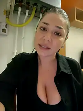 Snapshot of Ella_sweety chatting on September 13, 2025, 8:42 pm Ella sweety online show from September 13, 2025, 8:42 pm