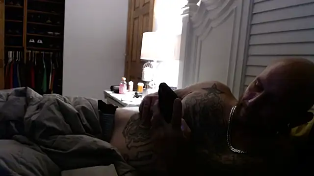 Snapshot of J-Dubb chatting on October 16, 2025, 5:05 am J-Dubb online show from October 16, 2025, 5:05 am