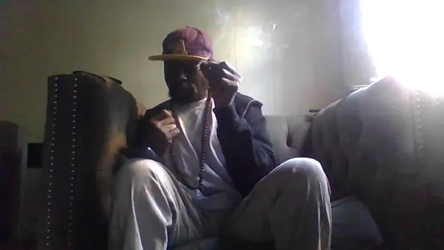 Snapshot of Daddy_hook chatting on December 18, 2025, 11:41 pm Daddy hook online show from December 18, 2025, 11:41 pm