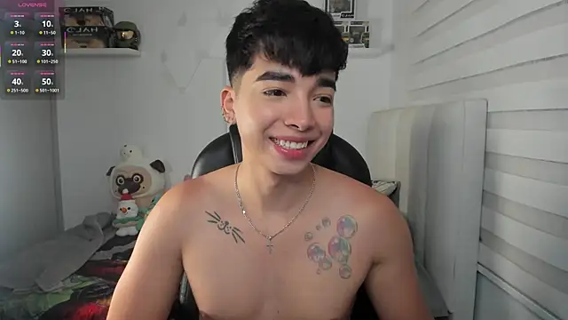 santy7v7 online show from March 25, 2026, 1:32 pm