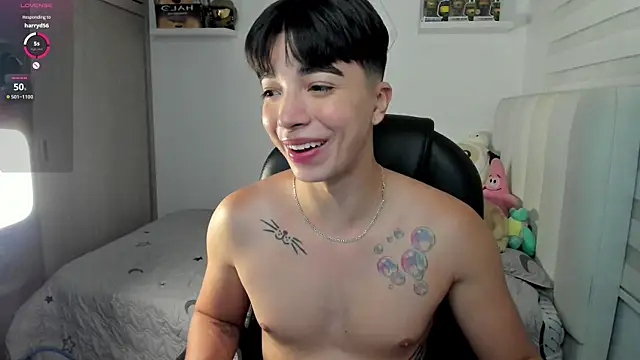 santy7v7 online show from December 3, 2025, 1:32 pm