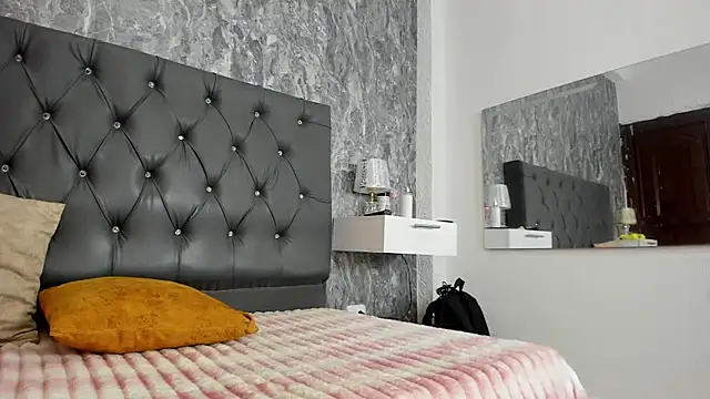 Lia sarahi online show from February 13, 2026, 2:50 pm