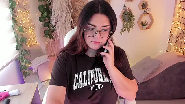 Snapshot of paulinacostello chatting on June 3, 2026, 3:50 pm paulinacostello online show from June 3, 2026, 3:50 pm