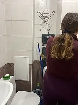 Snapshot of DienkaGreen chatting on January 12, 2026, 11:39 am DienkaGreen online show from January 12, 2026, 11:39 am