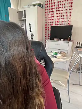 Snapshot of DienkaGreen chatting on February 15, 2026, 1:43 pm DienkaGreen online show from February 15, 2026, 1:43 pm