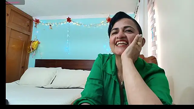 Snapshot of ISABEEL_SOFIA01 chatting on July 18, 2026, 7:33 pm ISABEEL SOFIA01 online show from July 18, 2026, 7:33 pm