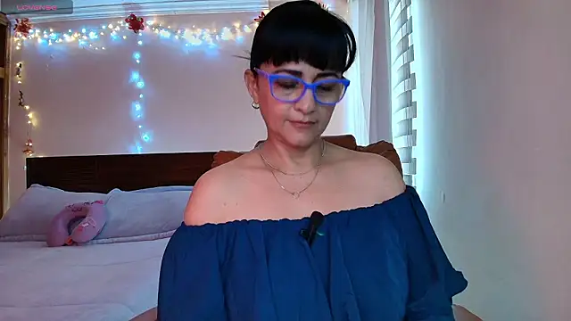 Snapshot of ISABEEL_SOFIA01 chatting on February 28, 2026, 12:49 pm ISABEEL SOFIA01 online show from February 28, 2026, 12:49 pm