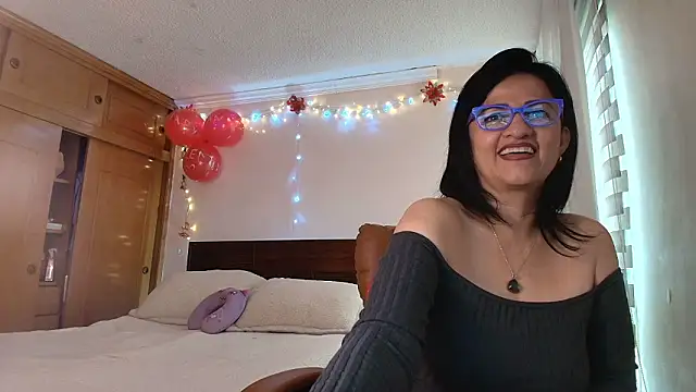 Snapshot of ISABEEL_SOFIA01 chatting on February 19, 2026, 1:08 pm ISABEEL SOFIA01 online show from February 19, 2026, 1:08 pm