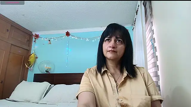 Snapshot of ISABEEL_SOFIA01 chatting on July 15, 2026, 12:45 pm ISABEEL SOFIA01 online show from July 15, 2026, 12:45 pm