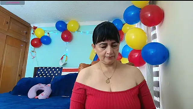 Snapshot of ISABEEL_SOFIA01 chatting on June 21, 2026, 12:00 pm ISABEEL SOFIA01 online show from June 21, 2026, 12:00 pm