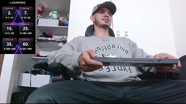 Snapshot of freestyle_blake1 chatting on November 3, 2025, 10:35 pm freestyle blake1 online show from November 3, 2025, 10:35 pm