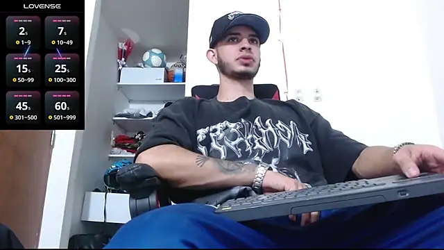 Snapshot of freestyle_blake1 chatting on October 30, 2025, 2:58 pm freestyle blake1 online show from October 30, 2025, 2:58 pm