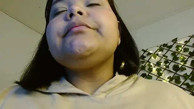 Snapshot of sexychubby___ chatting on March 9, 2025, 10:08 am sexychubby    online show from March 9, 2025, 10:08 am