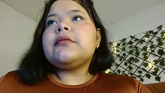 Snapshot of sexychubby___ chatting on March 16, 2025, 5:36 am sexychubby    online show from March 16, 2025, 5:36 am