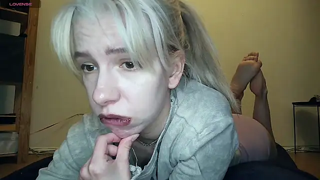 cruellagoth666 online show from April 8, 2026, 3:57 pm