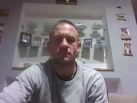 Snapshot of aroj95 chatting on October 4, 2025, 1:51 am aroj95 online show from October 4, 2025, 1:51 am