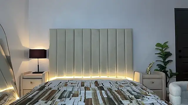 Maria wilton online show from April 1, 2026, 2:46 am