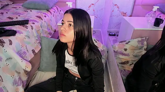 Snapshot of IvySanders1 chatting on November 10, 2025, 12:54 pm IvySanders1 online show from November 10, 2025, 12:54 pm