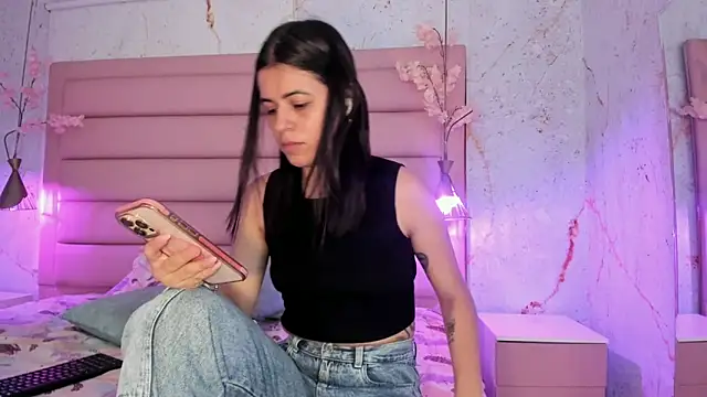 Snapshot of IvySanders1 chatting on November 7, 2025, 1:26 pm IvySanders1 online show from November 7, 2025, 1:26 pm