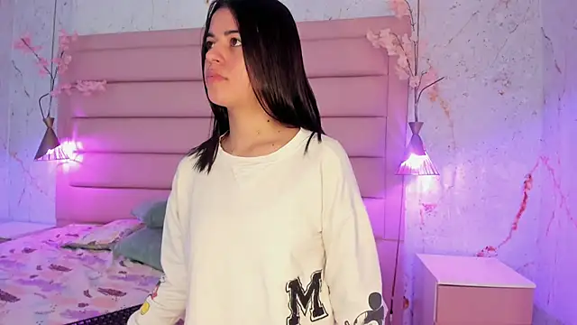 Snapshot of IvySanders1 chatting on November 19, 2025, 12:27 pm IvySanders1 online show from November 19, 2025, 12:27 pm