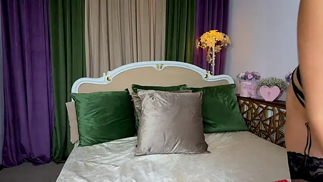 Snapshot of VanessaJonson chatting on March 10, 2025, 5:33 am VanessaJonson online show from March 10, 2025, 5:33 am