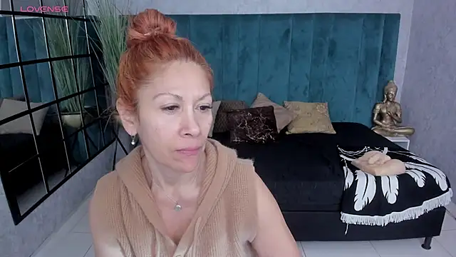 Snapshot of cintiagreyx chatting on February 18, 2026, 11:28 am cintiagreyx online show from February 18, 2026, 11:28 am