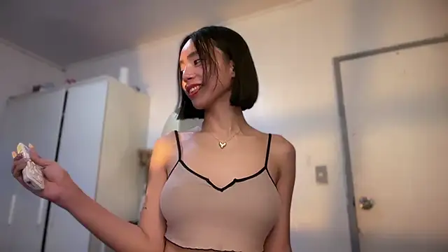 Snapshot of GenesisCastillano chatting on May 14, 2026, 8:44 am GenesisCastillano online show from May 14, 2026, 8:44 am