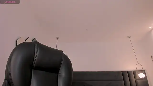 NickyLawson online show from March 12, 2026, 4:07 am