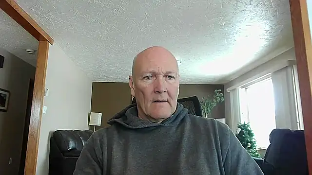 Snapshot of BasicAnt chatting on December 3, 2025, 5:45 pm BasicAnt online show from December 3, 2025, 5:45 pm