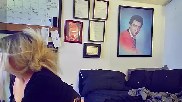 DoMeDoggyDiana online show from March 15, 2025, 2:23 pm