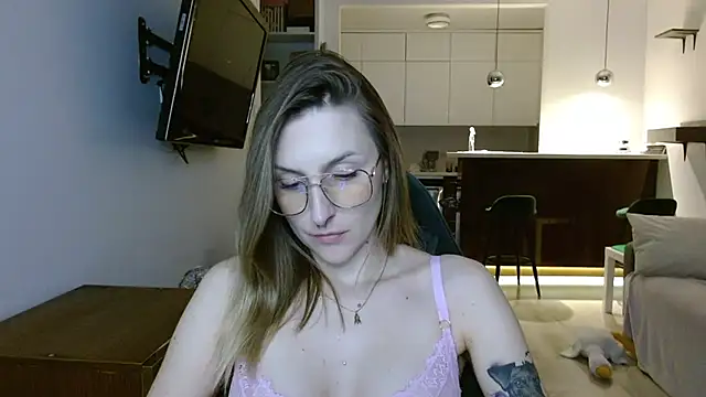 illusorycat online show from October 3, 2025, 8:10 pm