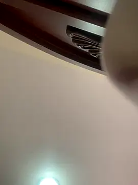 Snapshot of Iced_cloudz chatting on December 16, 2025, 4:00 pm Iced cloudz online show from December 16, 2025, 4:00 pm