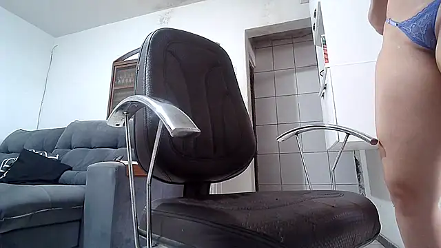 CherrylBee2022 online show from October 26, 2025, 4:29 pm