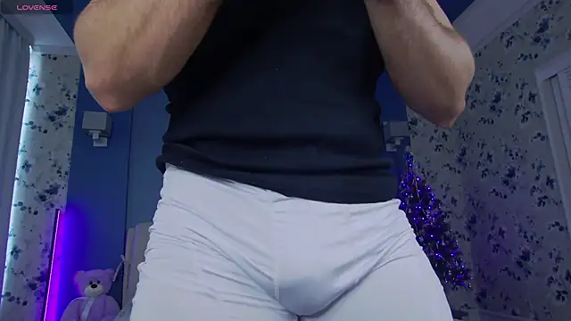 Snapshot of Arilas_ chatting on December 14, 2024, 7:40 am Arilas  online show from December 14, 2024, 7:40 am